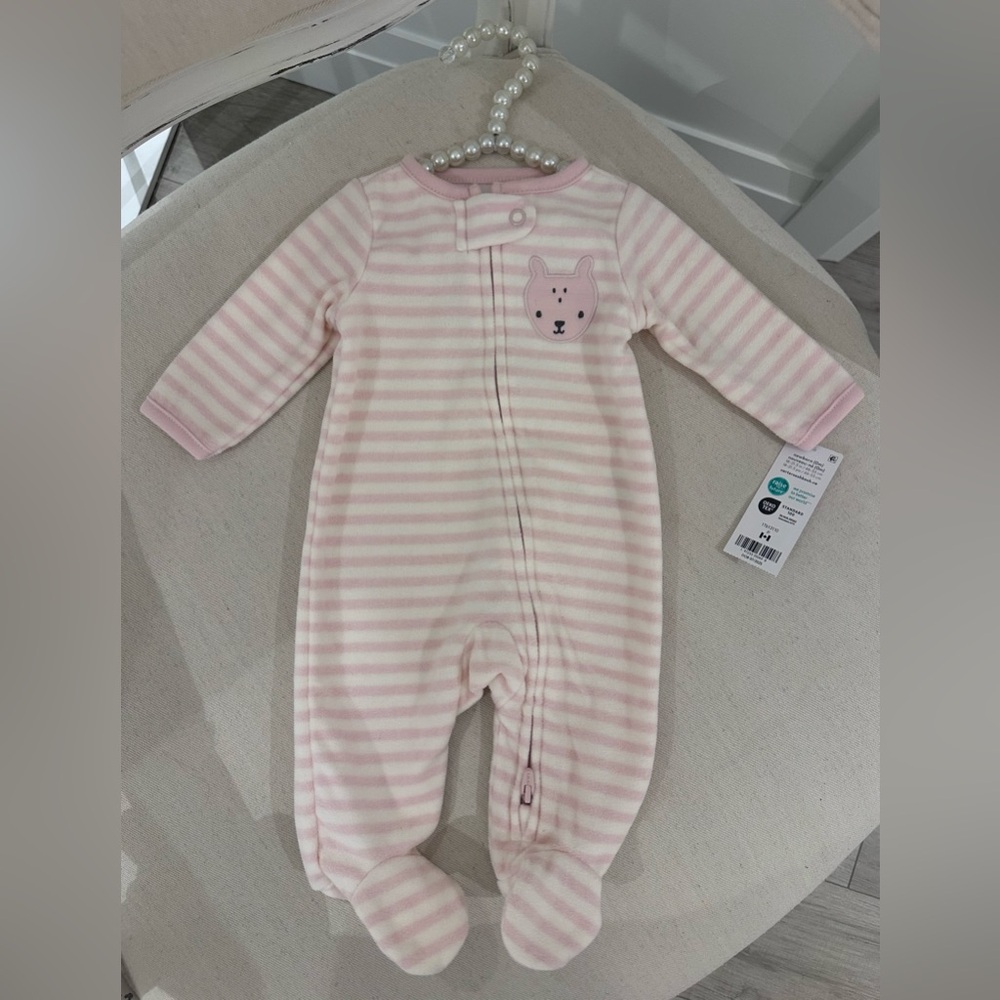 🤍 Newborn Size Pale Pink Stripe Soft Cozy Baby Footie One-Piece with Bear Patch